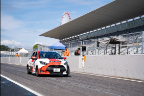 お客様のモータースポーツ参戦をサポートしています。